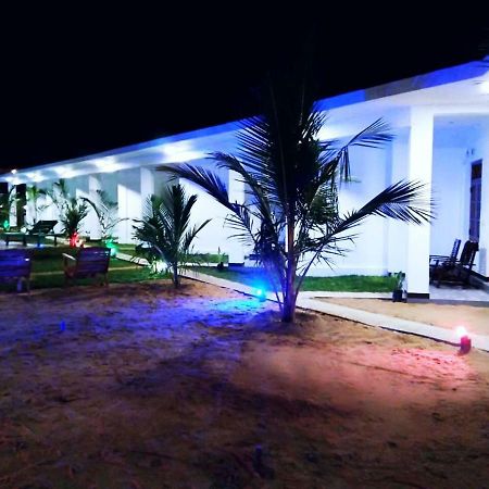 Guitar Bay Hotel Baía de Arugam Exterior foto