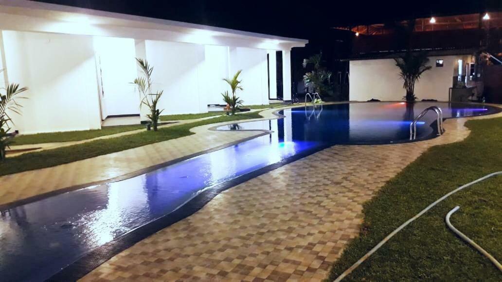 Guitar Bay Hotel Baía de Arugam Exterior foto